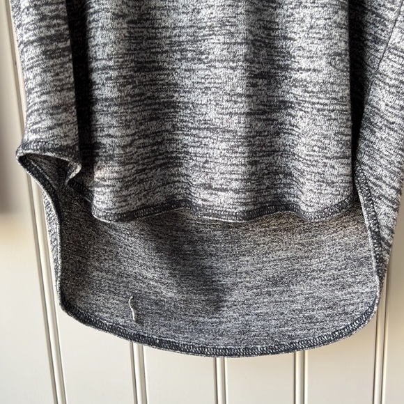 WILFRED FREE Heathered Grey Long Sleeve Back Cut Out Top Size Medium - Picture 5 of 9